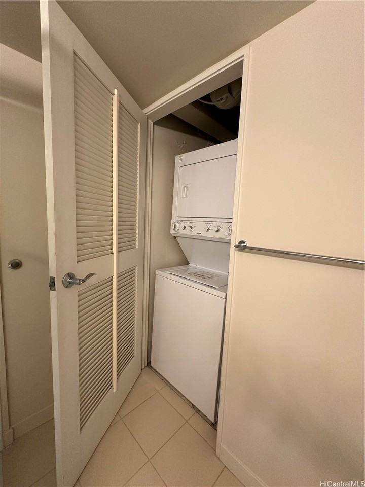1296 Kapiolani Blvd - Photo 7 of 12