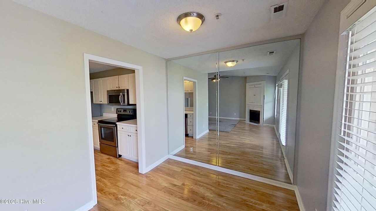 705 Summertime Ln #G - Photo 4 of 22