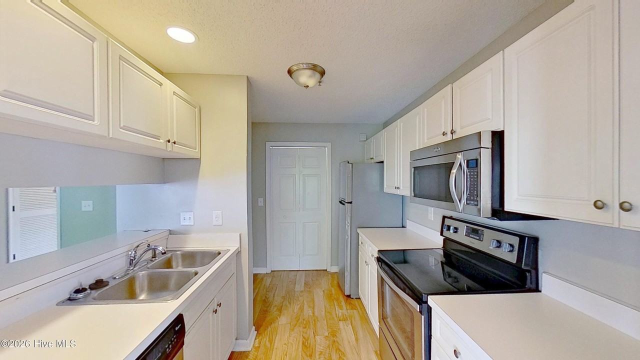 705 Summertime Ln #G - Photo 6 of 22