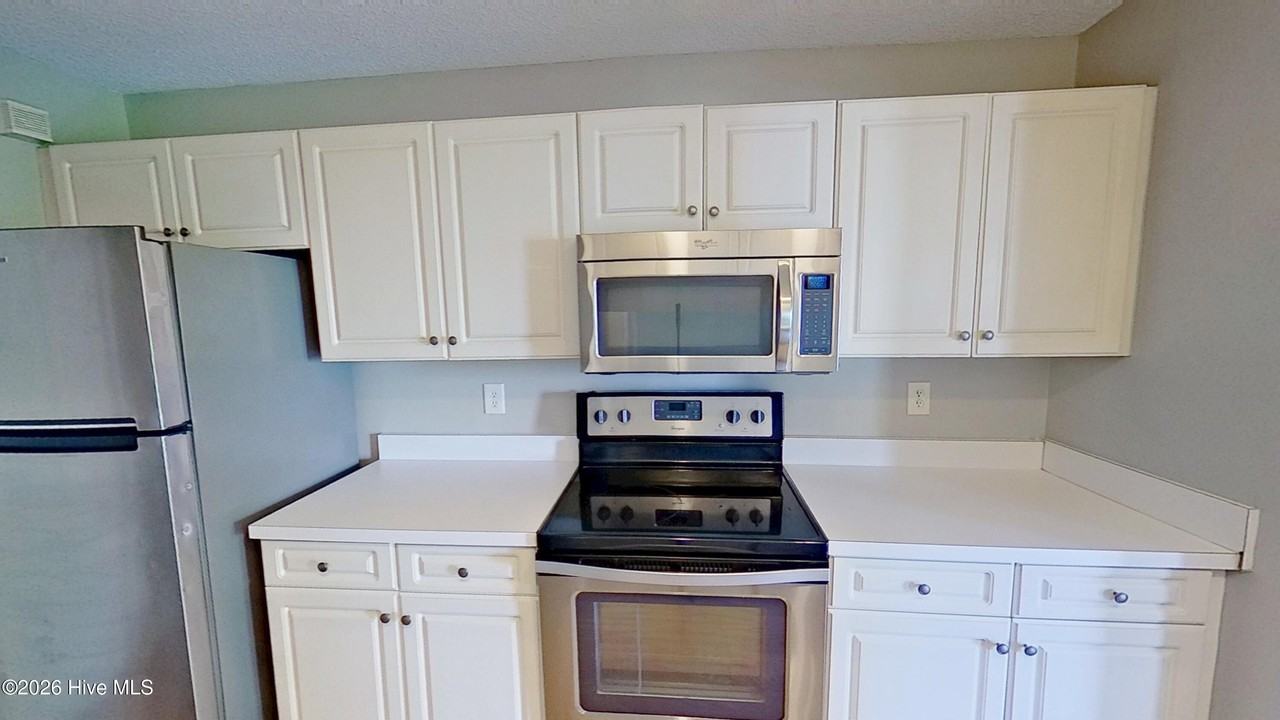 705 Summertime Ln #G - Photo 7 of 22