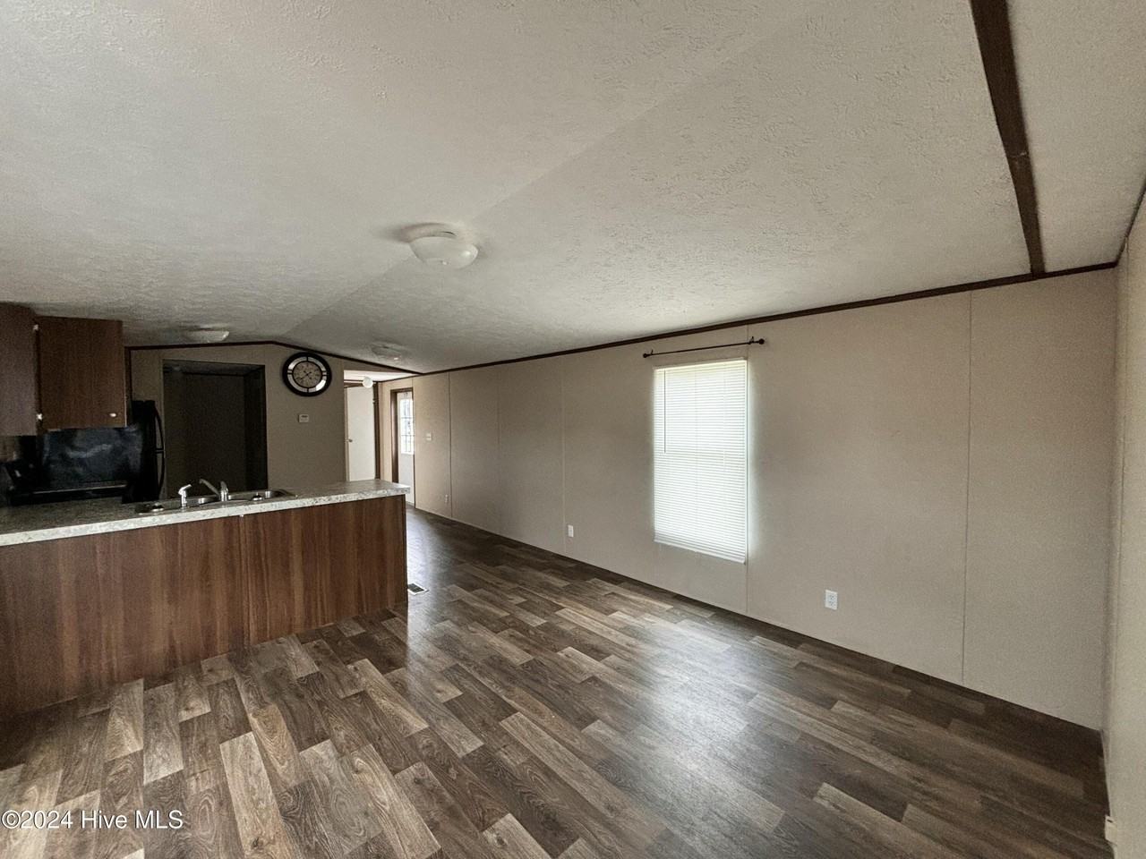 342 Lorraine Rd - Photo 2 of 9