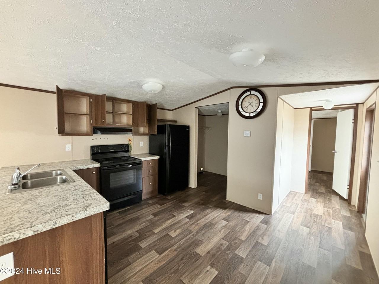 342 Lorraine Rd - Photo 3 of 9