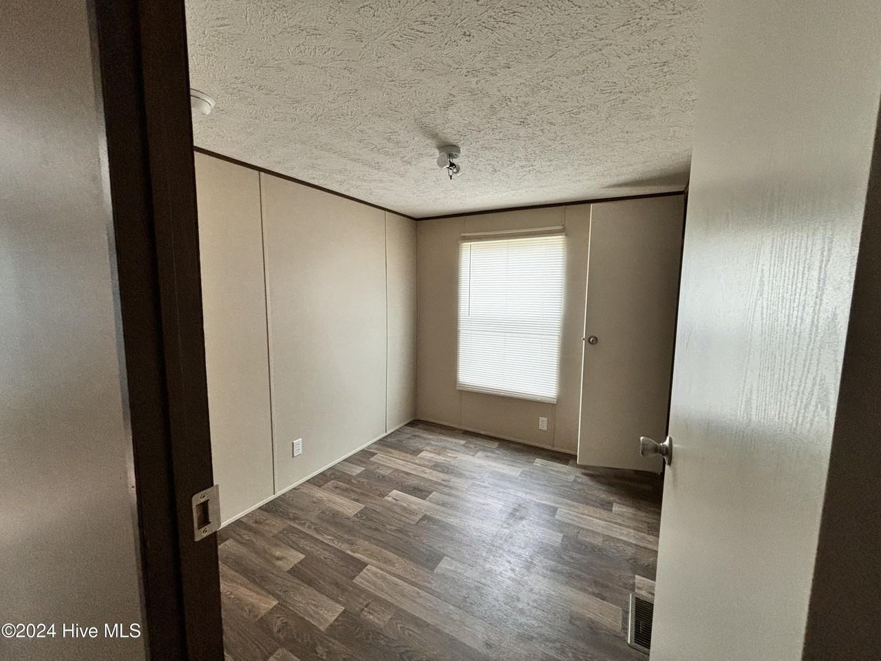 342 Lorraine Rd - Photo 7 of 9