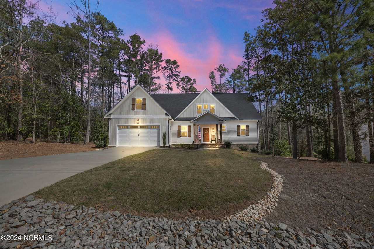 182 Lakeview Dr