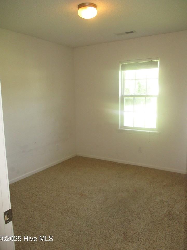 113 Poplar Ridge Rd - Photo 5 of 7