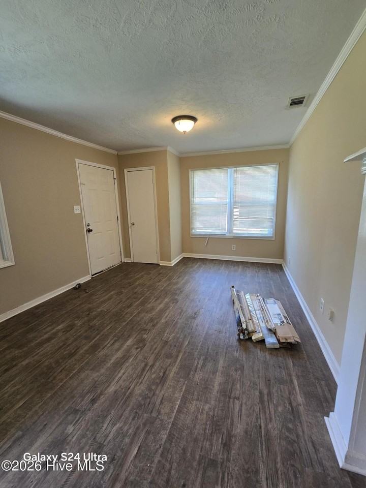 2511 Rhodes Dr - Photo 3 of 11