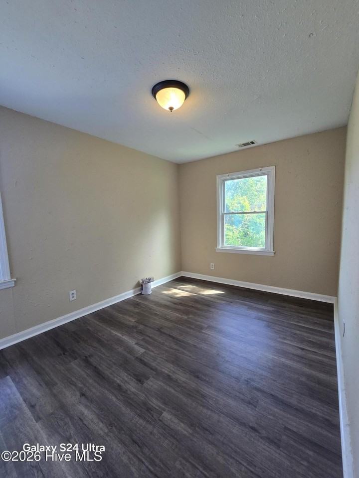 2511 Rhodes Dr - Photo 7 of 11