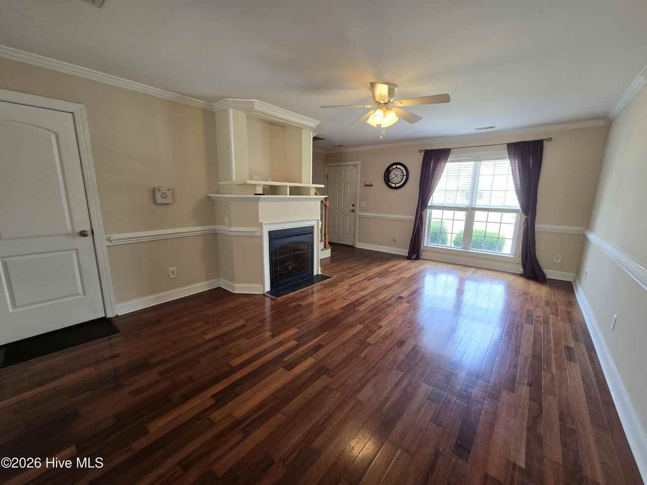 1932 Cambria Dr #A - Photo 3 of 19