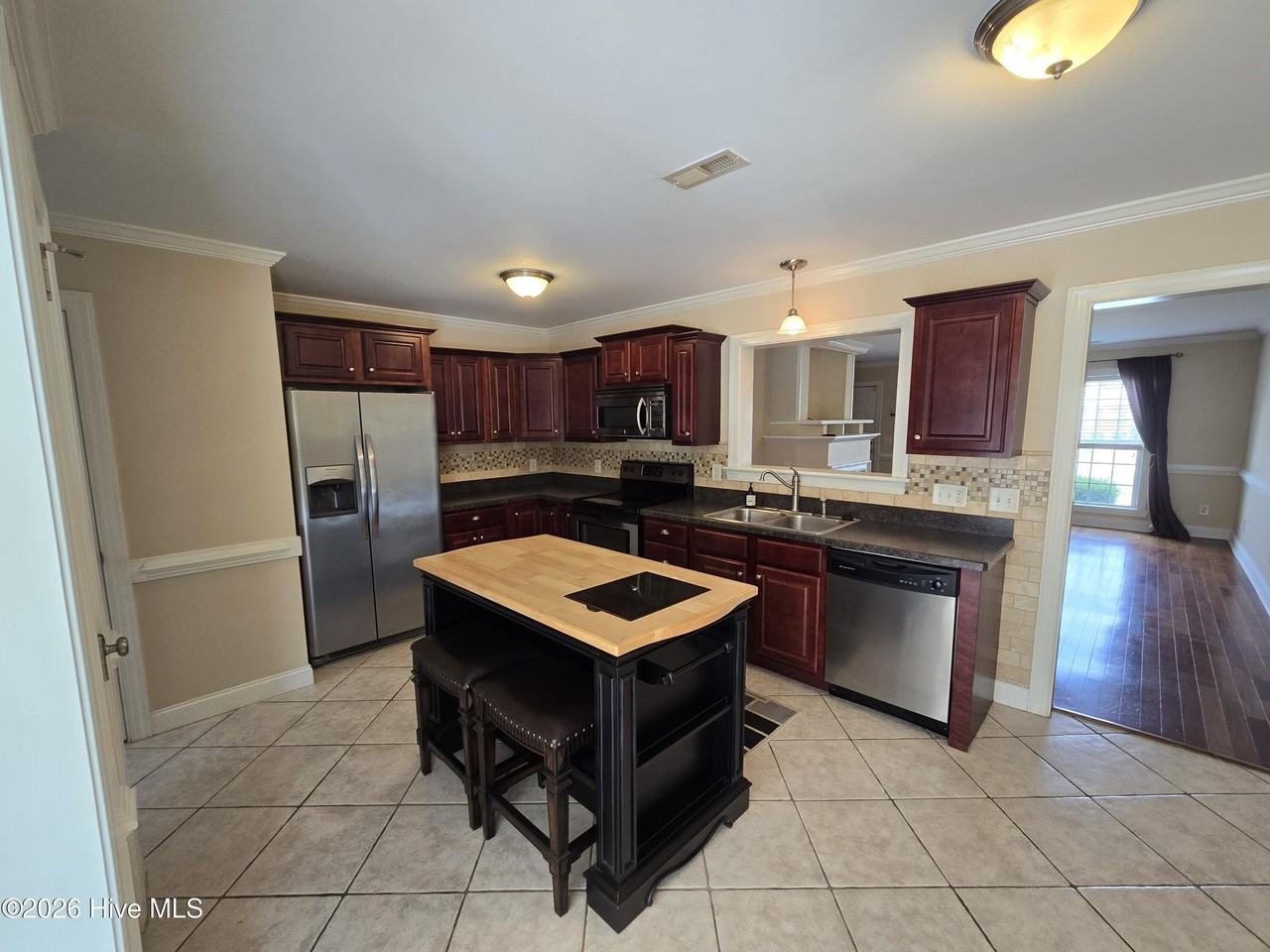 1932 Cambria Dr #A - Photo 4 of 19