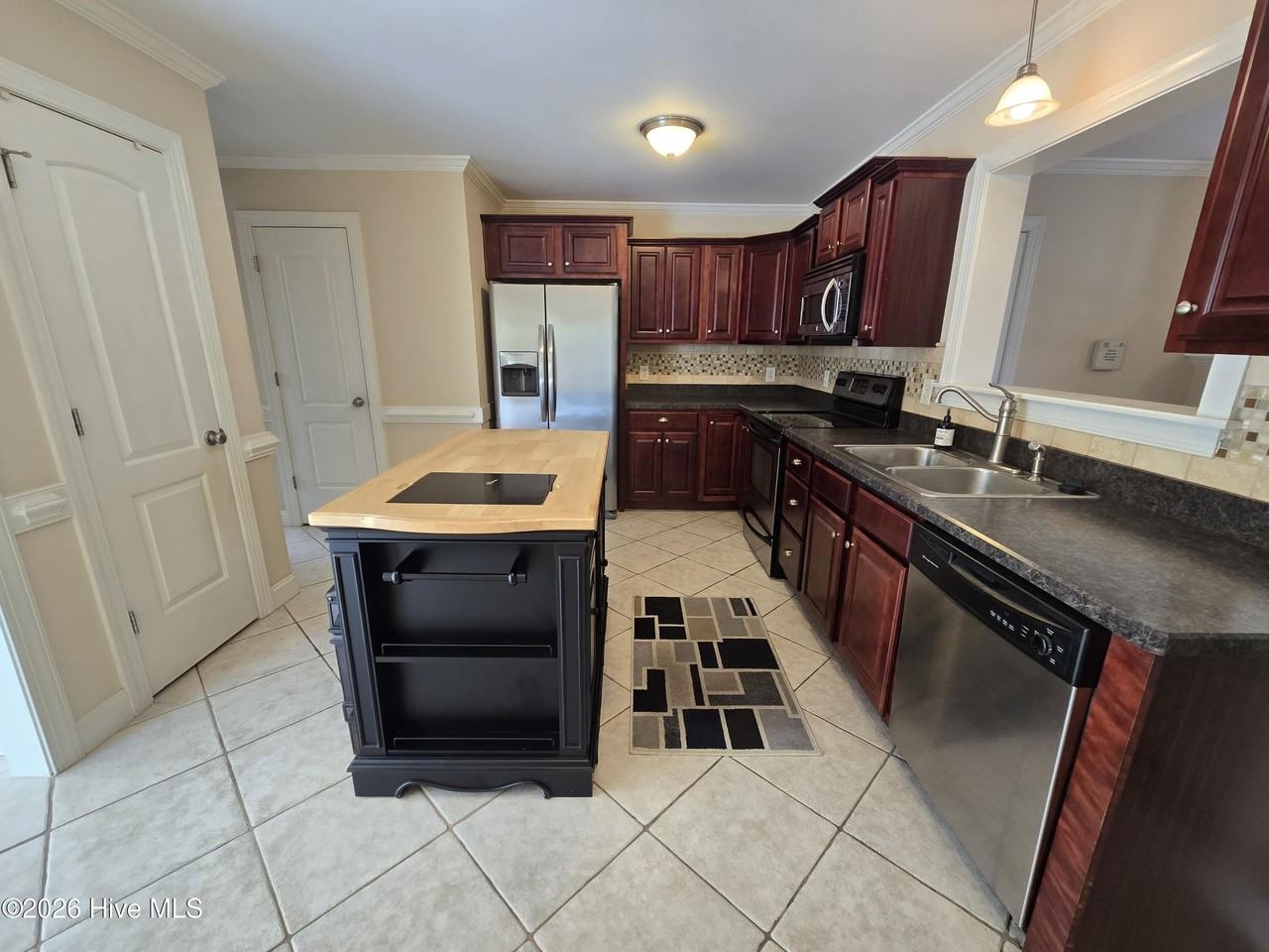 1932 Cambria Dr #A - Photo 5 of 19