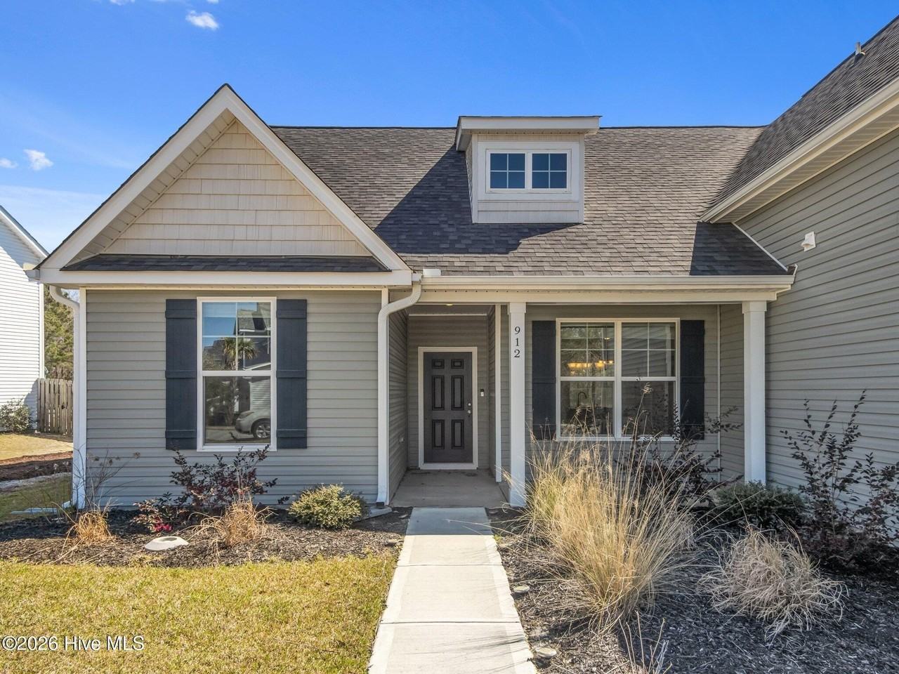 912 W Arboria Dr - Photo 3 of 50