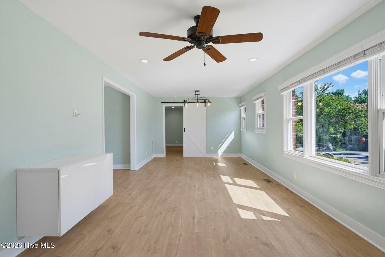 46 Holland Dr - Photo 6 of 43