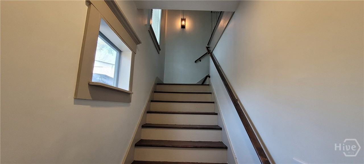 1018 E Gwinnett St #B - Photo 3 of 14