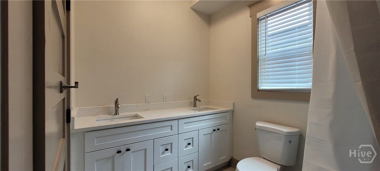 1018 E Gwinnett St #B - Photo 7 of 14