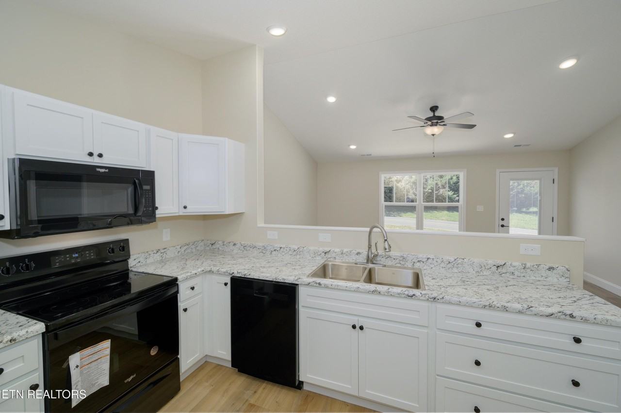8716 Whistling Straits Way - Photo 7 of 21