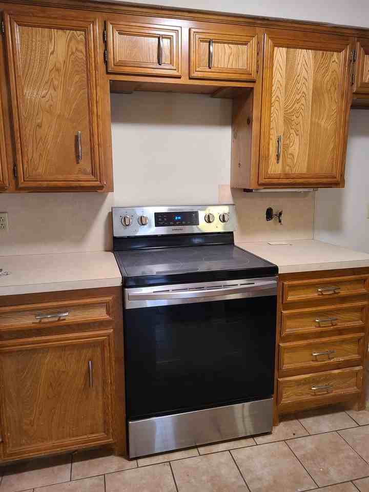 106 Troy Ave - Photo 7 of 20