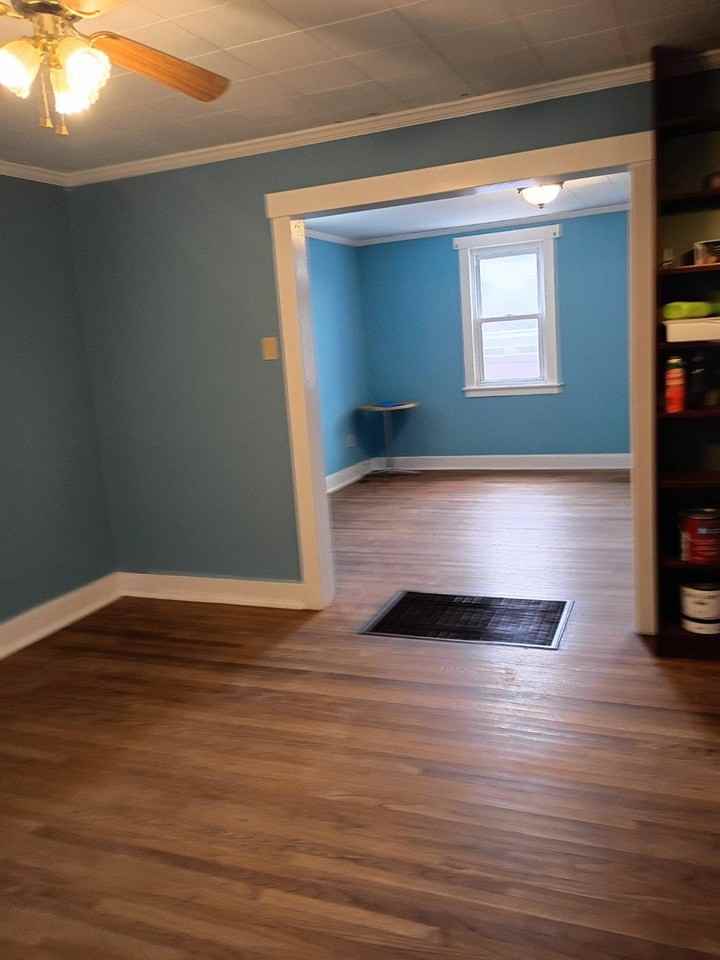 350 Bedford St - Photo 2 of 11