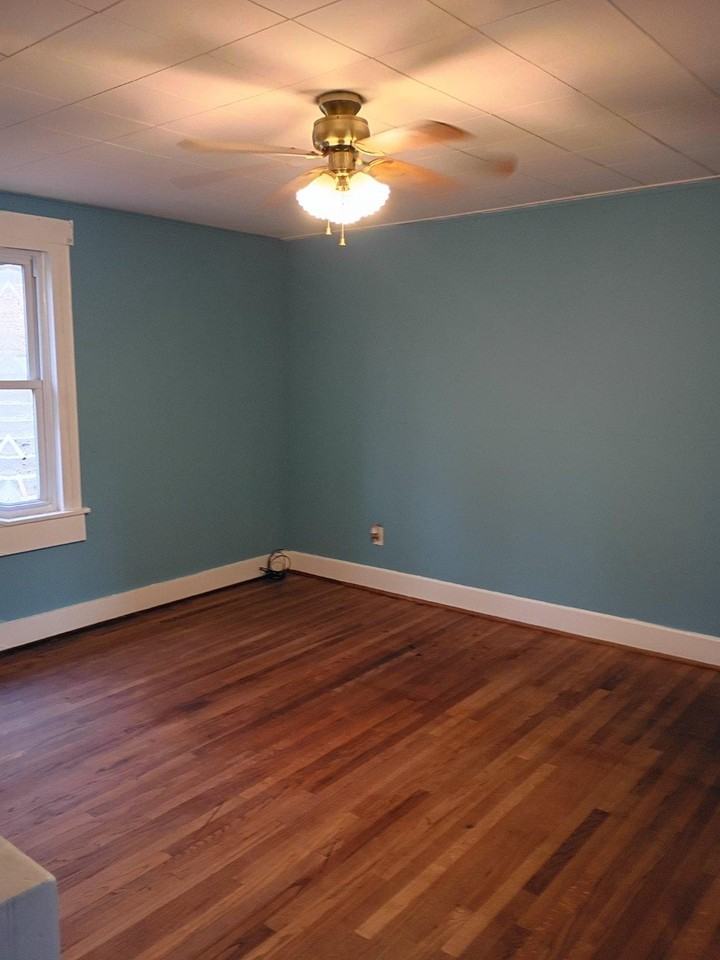 350 Bedford St - Photo 6 of 11