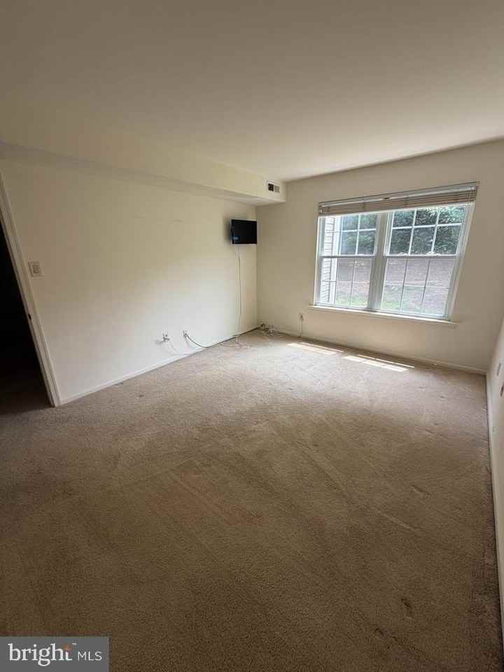 16024 Beacon Hill Dr - Photo 6 of 12