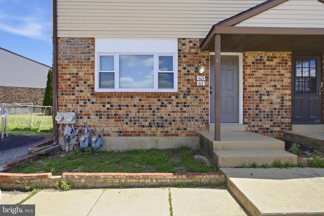 63 Aston Ct - Photo 2 of 21