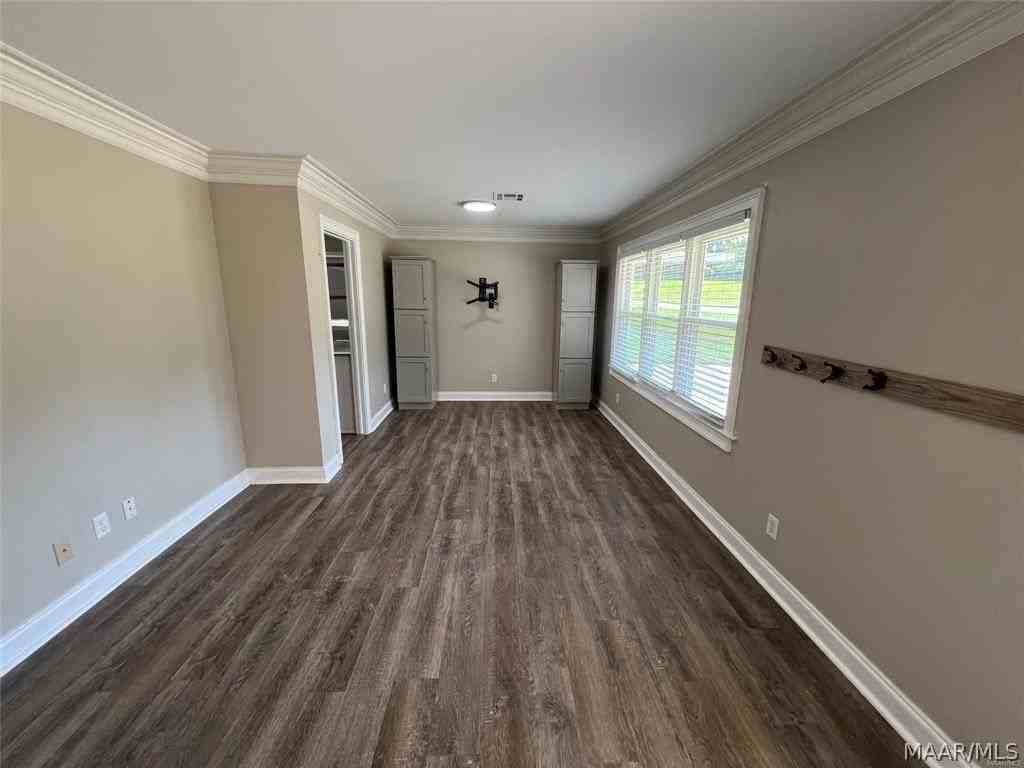147 Lawrence St - Photo 3 of 16
