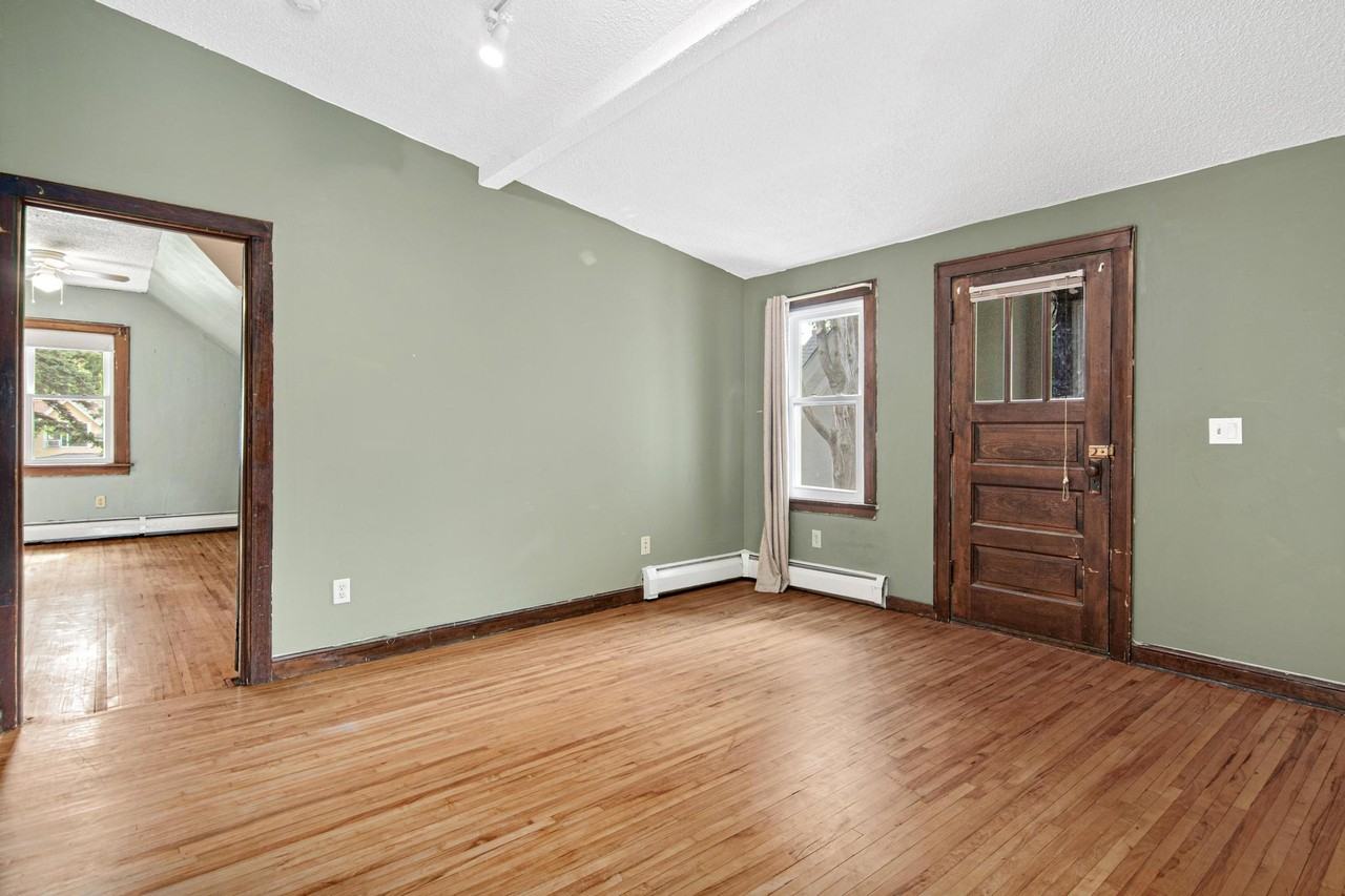 3347 Emerson Ave N #2 - Photo 4 of 11