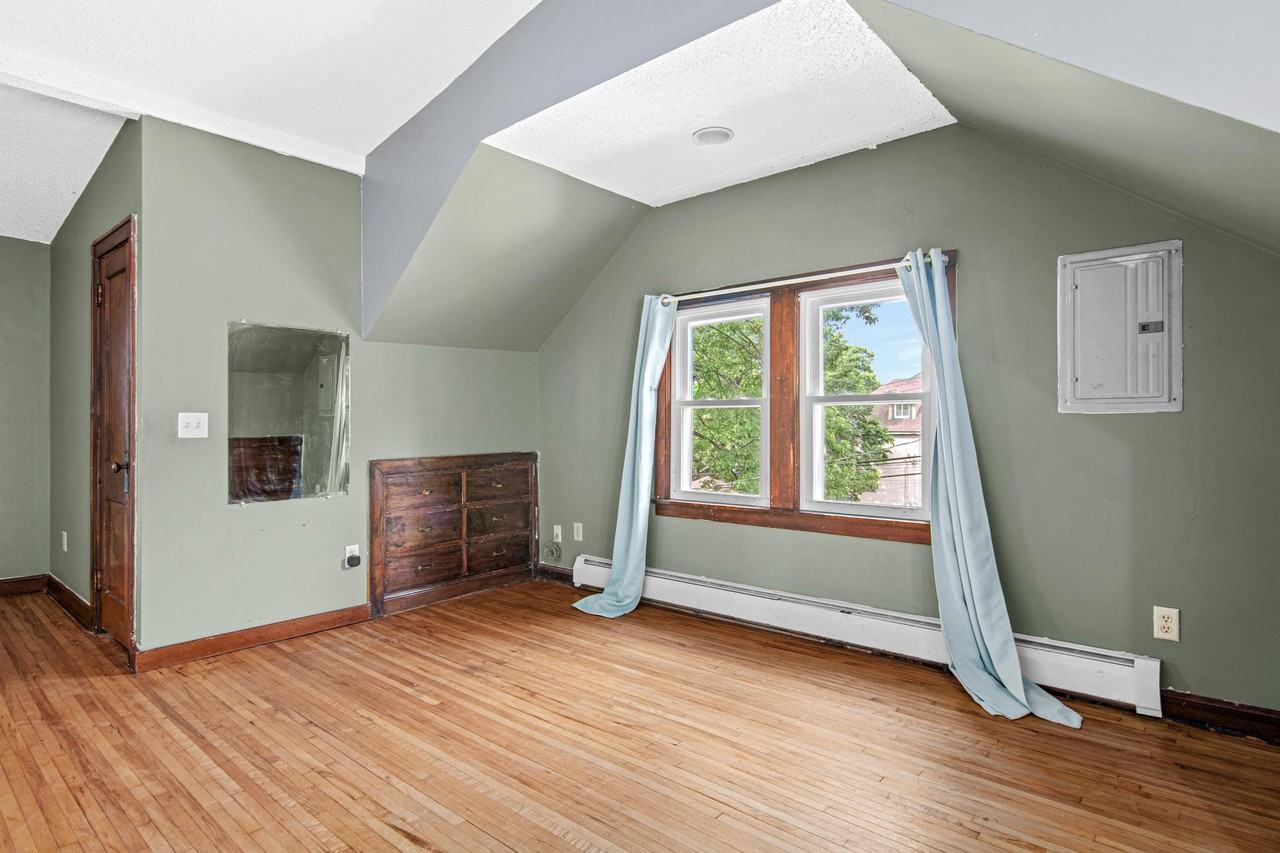 3347 Emerson Ave N #2 - Photo 5 of 11