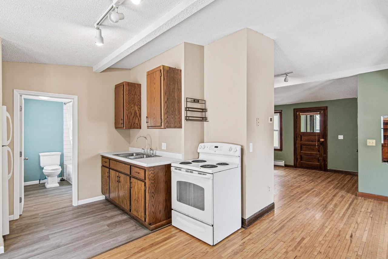 3347 Emerson Ave N #2 - Photo 7 of 11