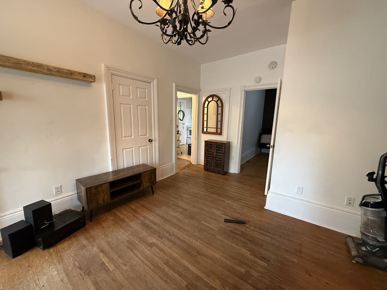 17 Peel St Uppr #2UPPER - Photo 5 of 11