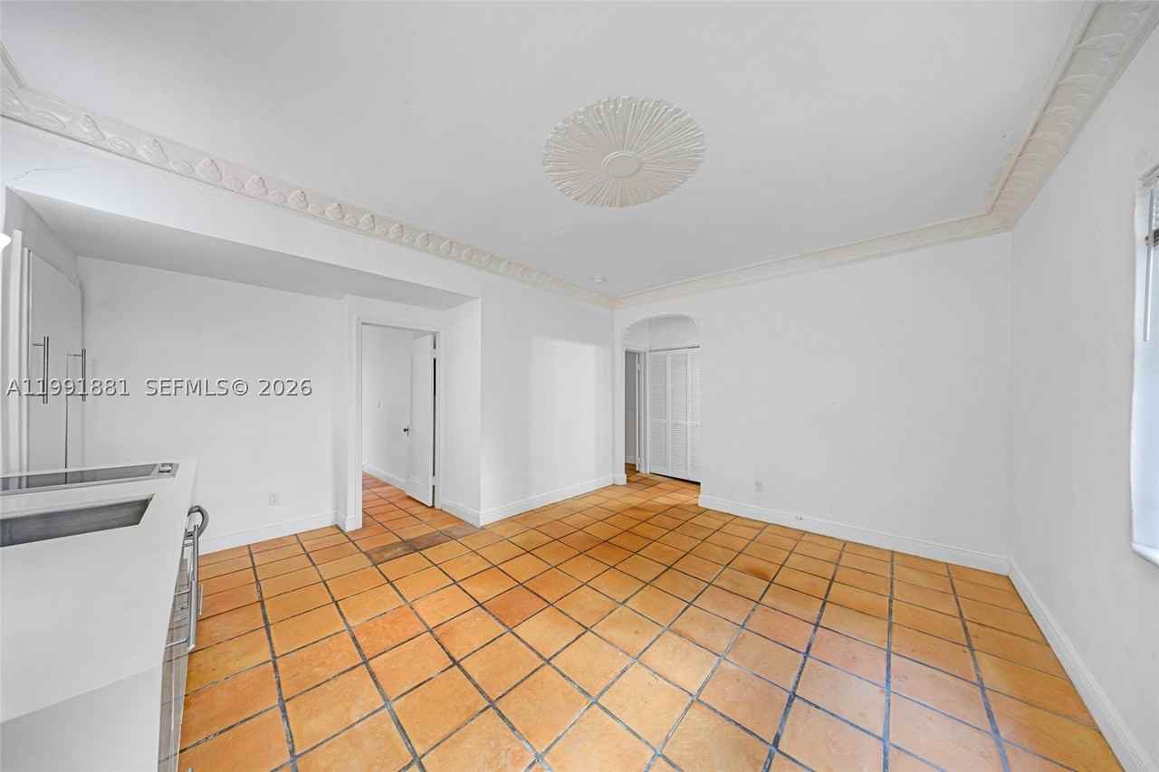 844 Jefferson Ave #2 - Photo 6 of 25