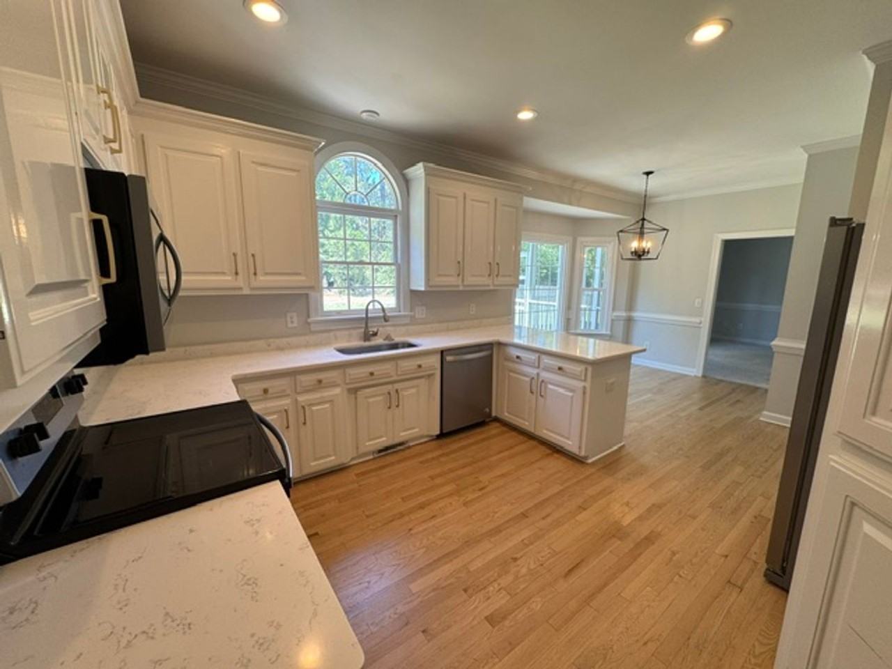 113 Ashton Ln - Photo 4 of 29