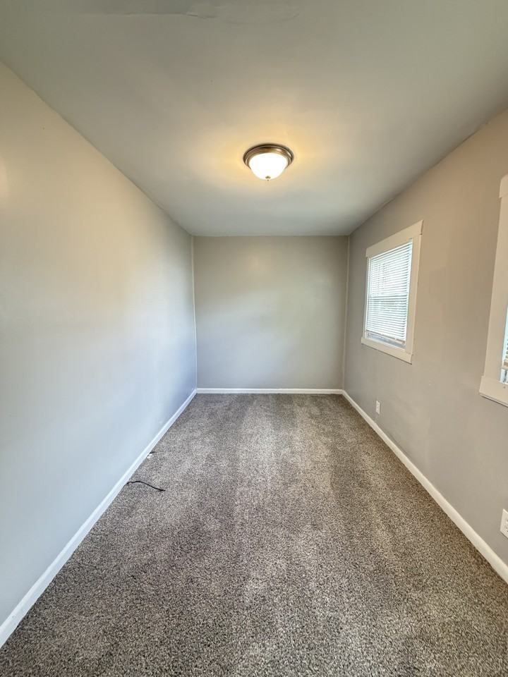 2422 Warren St #1 - Photo 2 of 6