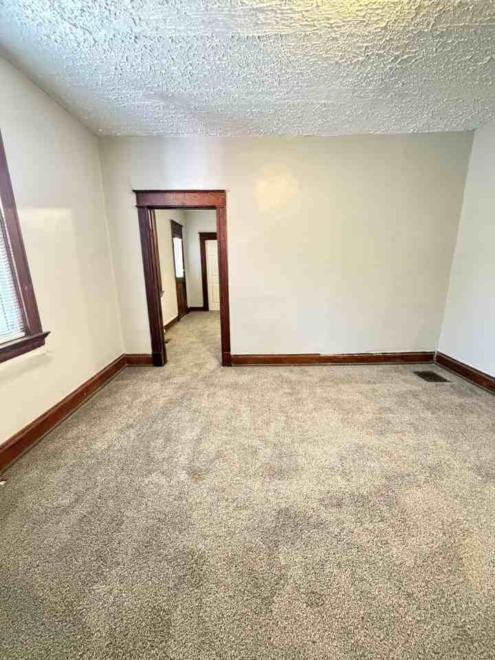 2422 Warren St #1 - Photo 4 of 6