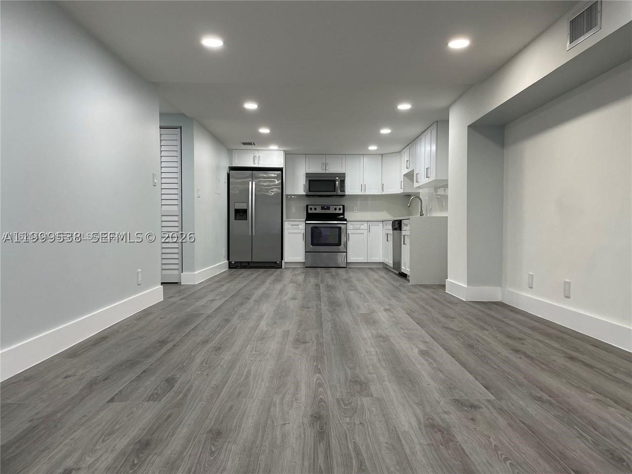 4725 Sw 62nd Ave #103 - Photo 3 of 20