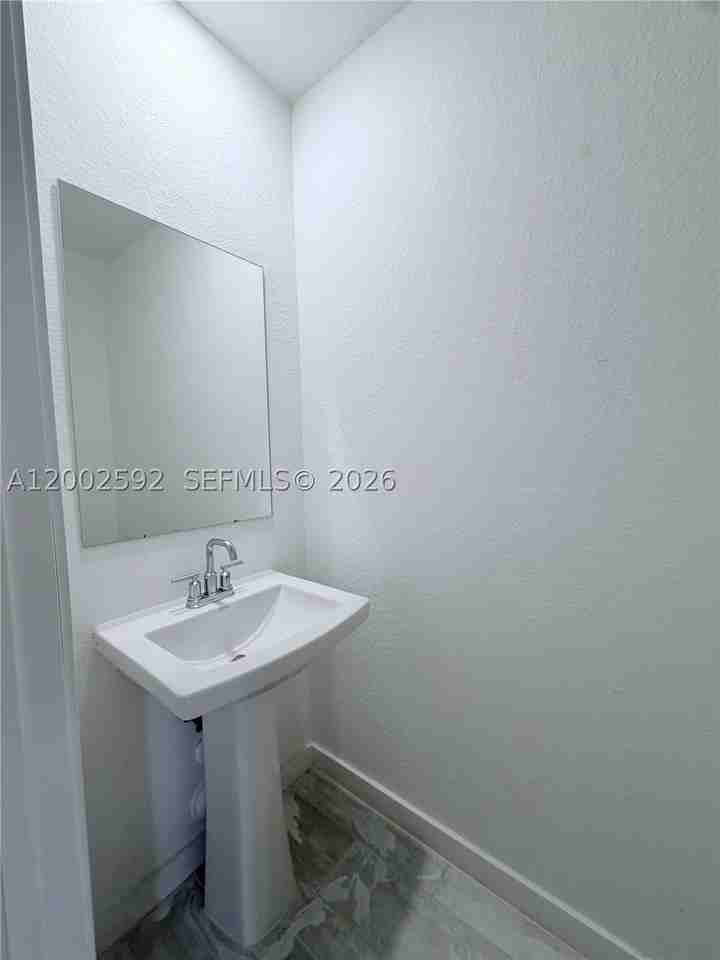 2367 Se 11th St #2367 - Photo 7 of 18