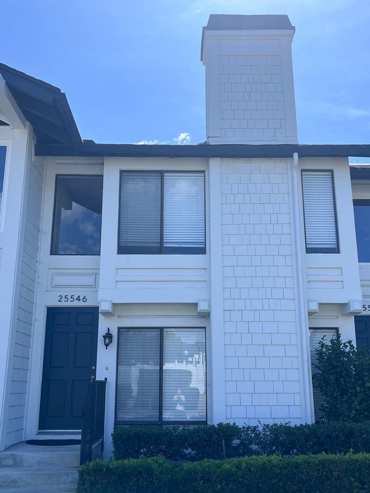 25546 Paseo La Vis