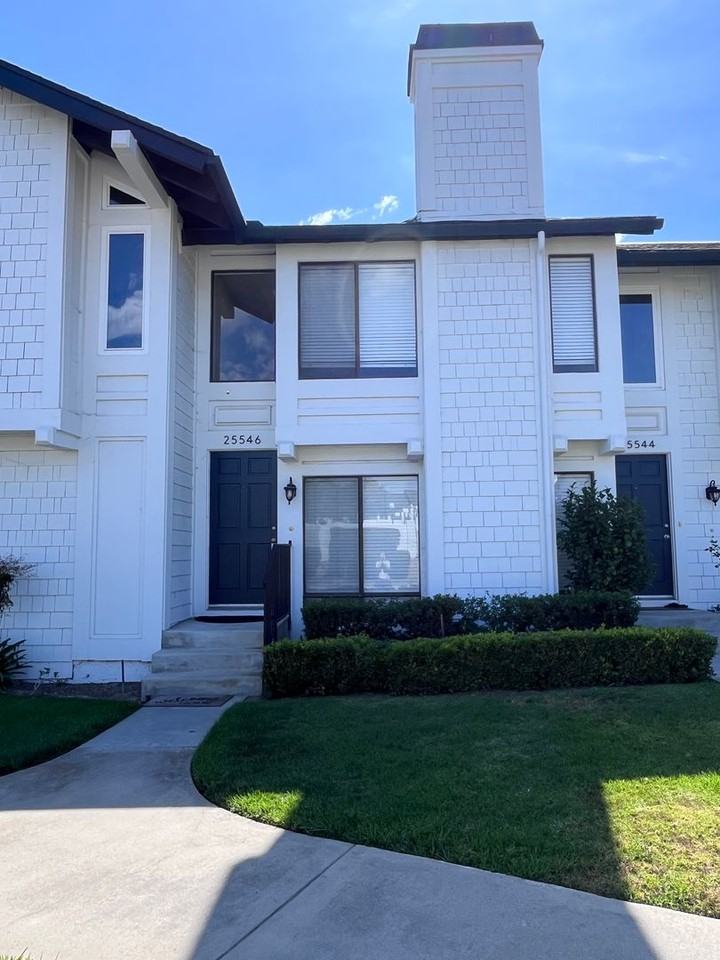 25546 Paseo La Vis - Photo 2 of 32