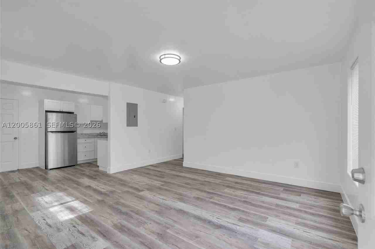 265 Ne 55th Ter #1 - Photo 5 of 16