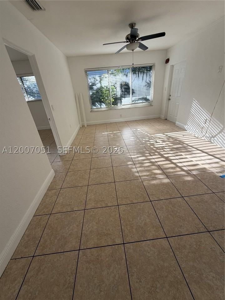 812 Ne 90th St #1 - Photo 2 of 24