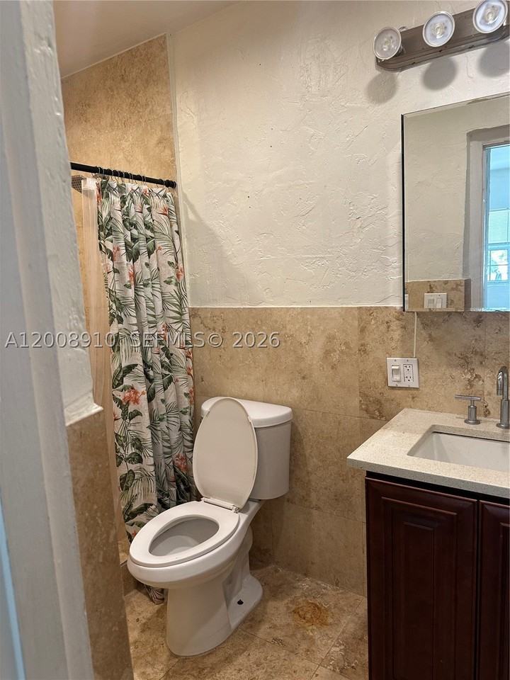 1422 Wiley St - Photo 6 of 19