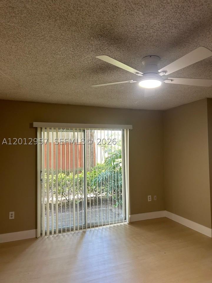 4151 N Haverhill Rd #1514 - Photo 7 of 19