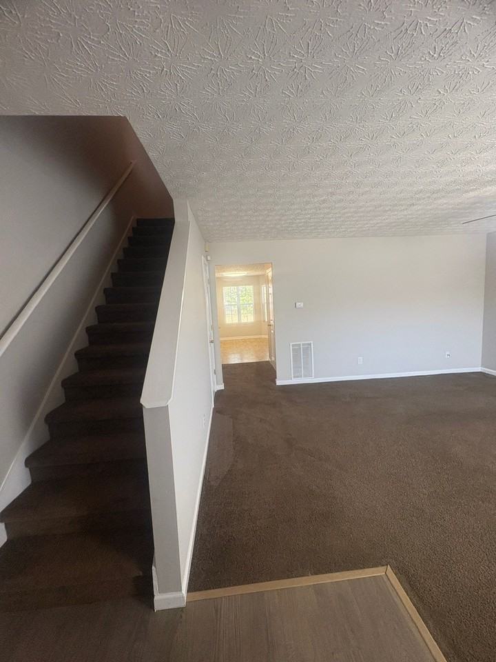 5863 Strathmoor Manor Cir #1 - Photo 5 of 10