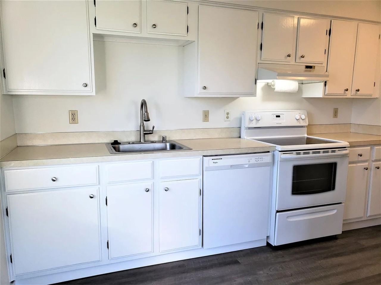 2300 Broadway - Photo 3 of 7