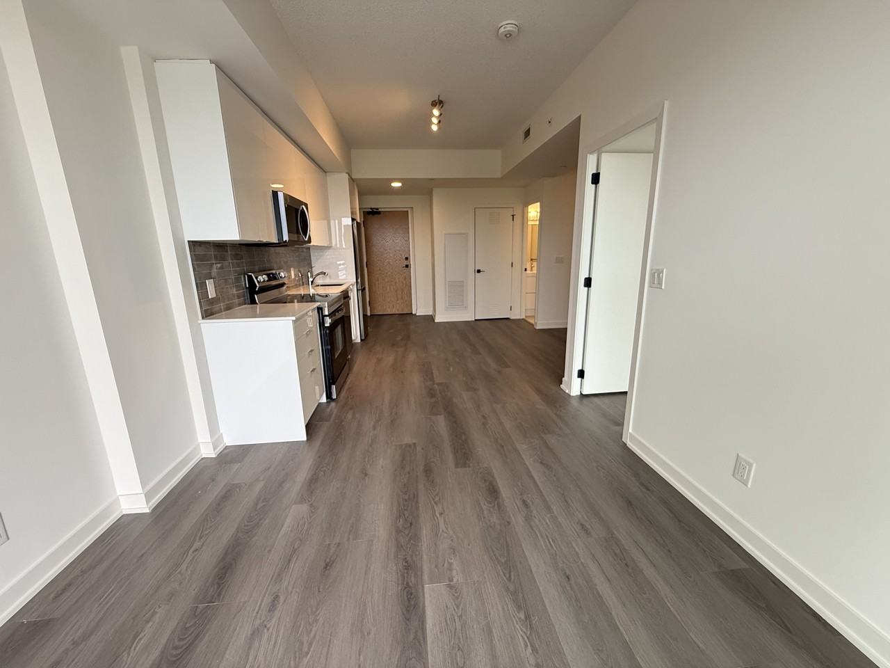 33 Erie Ave #712 - Photo 3 of 8