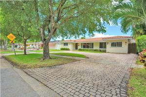 featured image of 2120 Ne 207th St