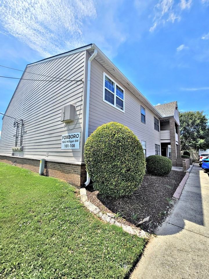 Foxboro Apartments - Photo 6 of 24