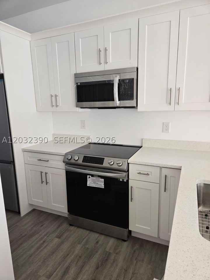 4217 Gulfstream Rd - Photo 6 of 24