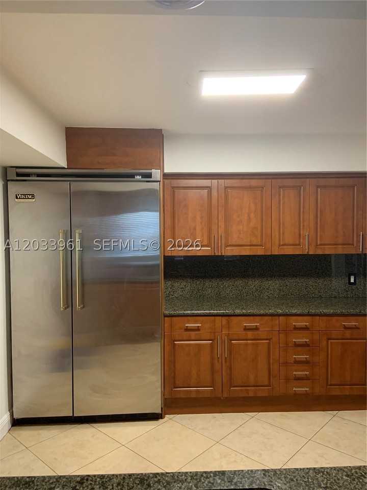 21260 Ne 23rd Ave #NO - Photo 7 of 15