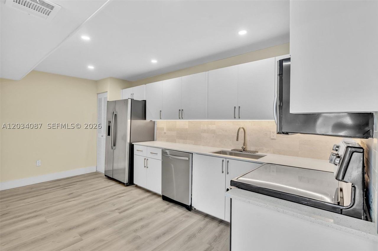 9124 Collins Ave #304 - Photo 6 of 32