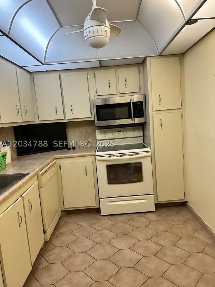 900 Saint Charles Pl #708 - Photo 2 of 2